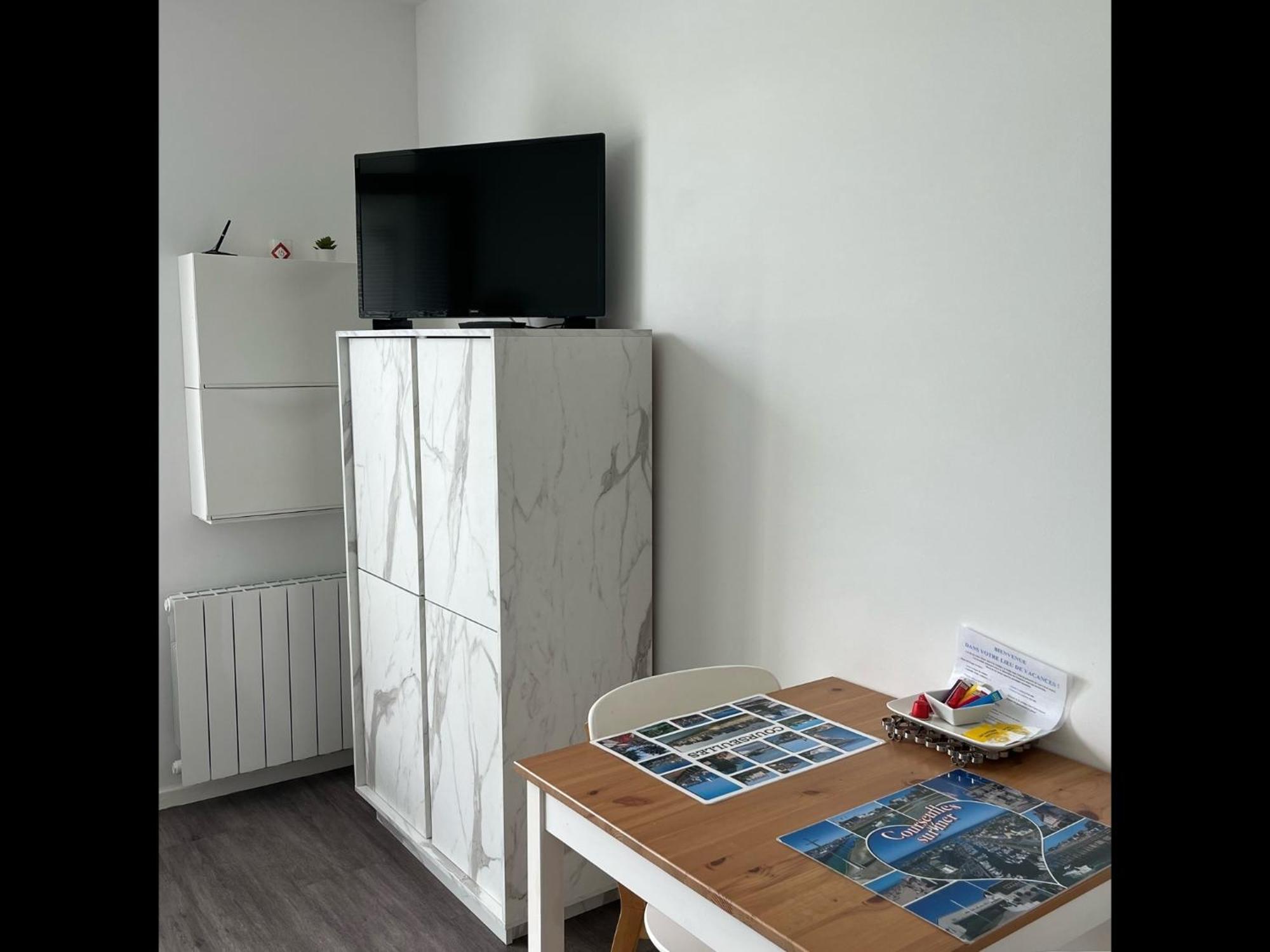 Le Petit Normand - Studio Avec Jardin A 500 M De La Plage Courseulles-sur-Mer Buitenkant foto